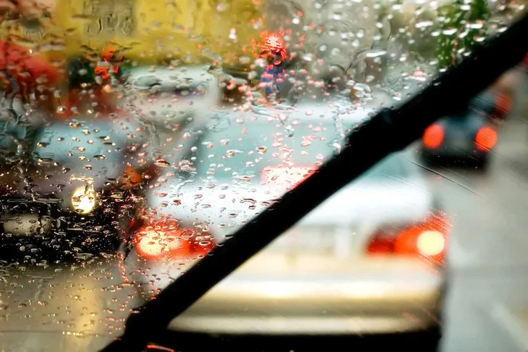 Traitement anti-pluie pour vitre